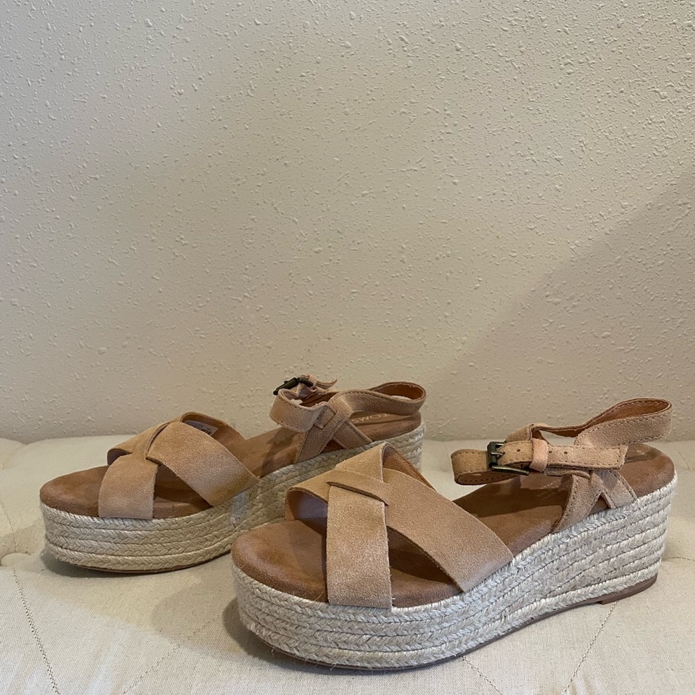Toms Suede Platform Wedge Sandals - Picture 2 of 16